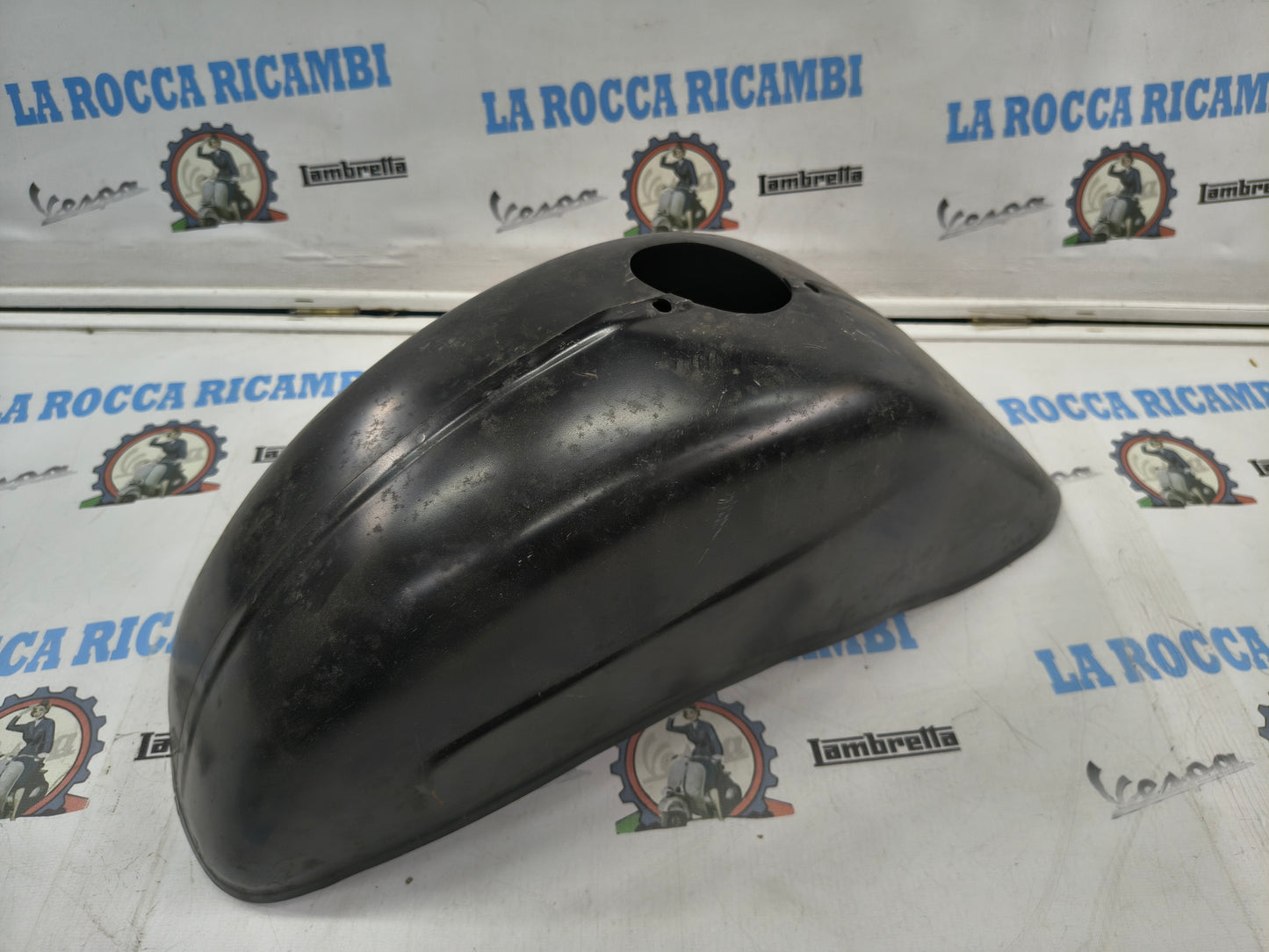 Parafango Vespa 50 L / N / R / SPECIAL / ET3 / PRIMAVERA (Fondo di magazzino)
