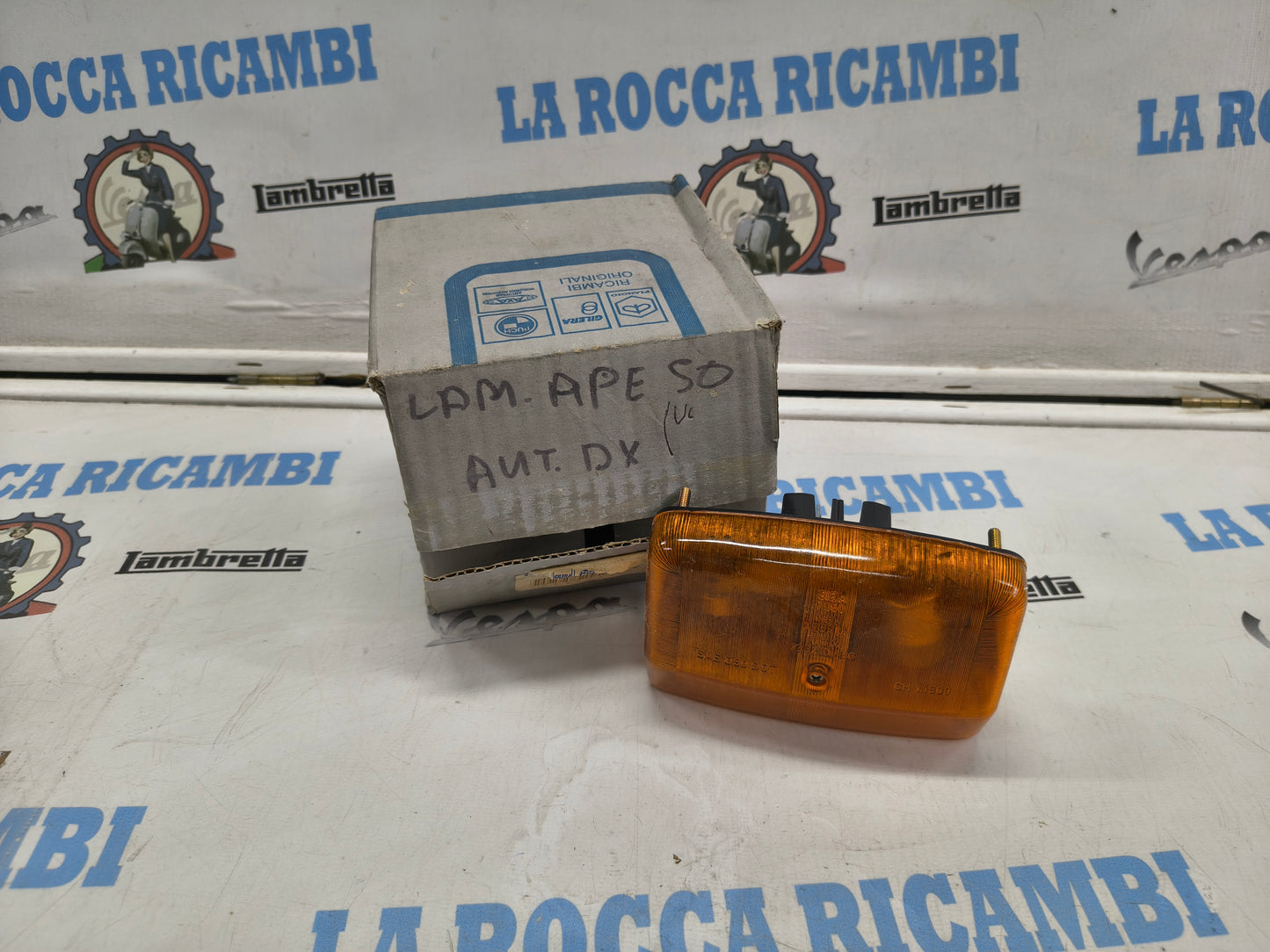 FANALE FRECCIA ANTERIORE DESTRA SIEM PER PIAGGIO APE TMP50 ELESTART 233794