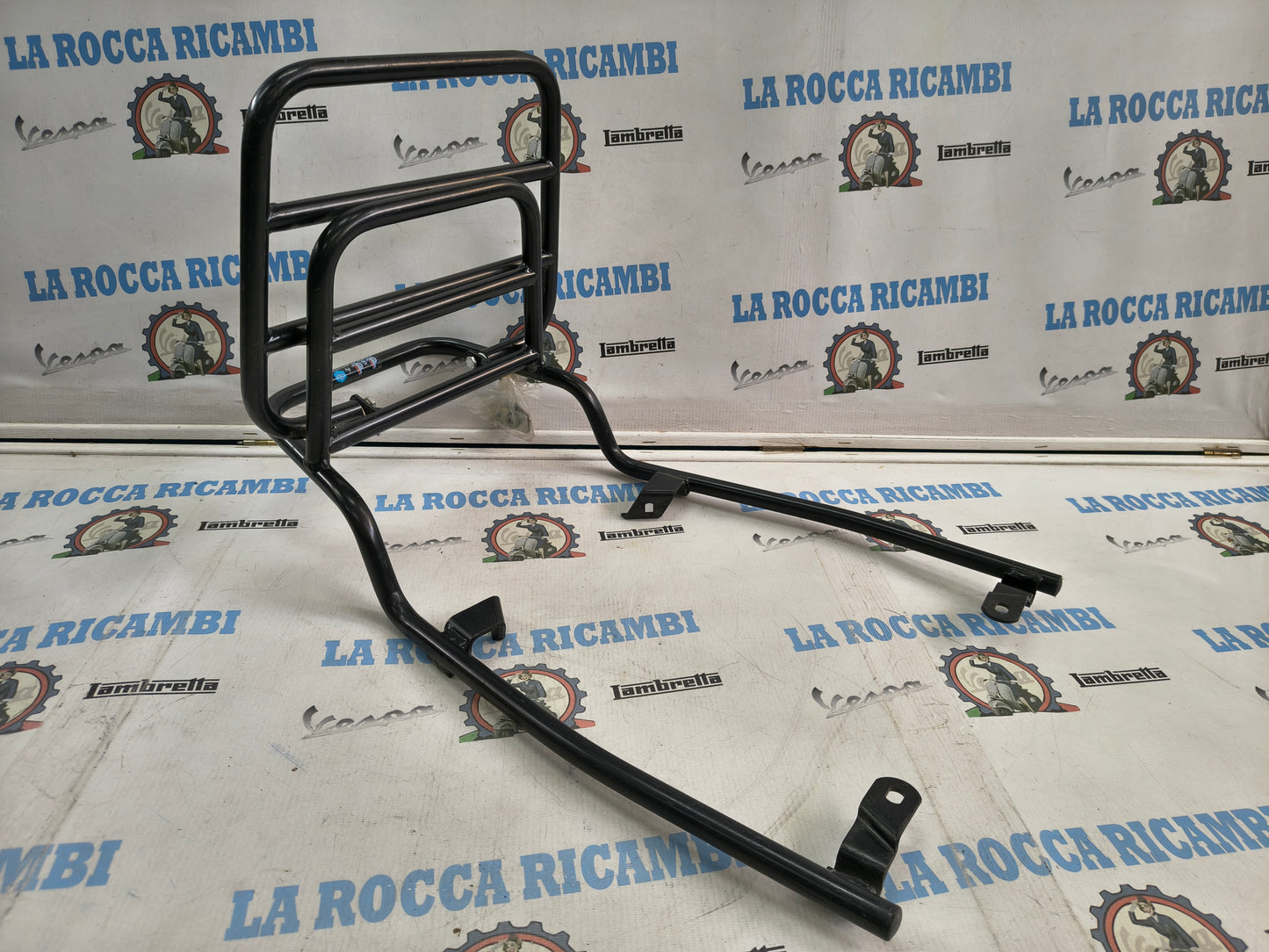 Portapacchi posteriore con schienalino Vespa COSA 2