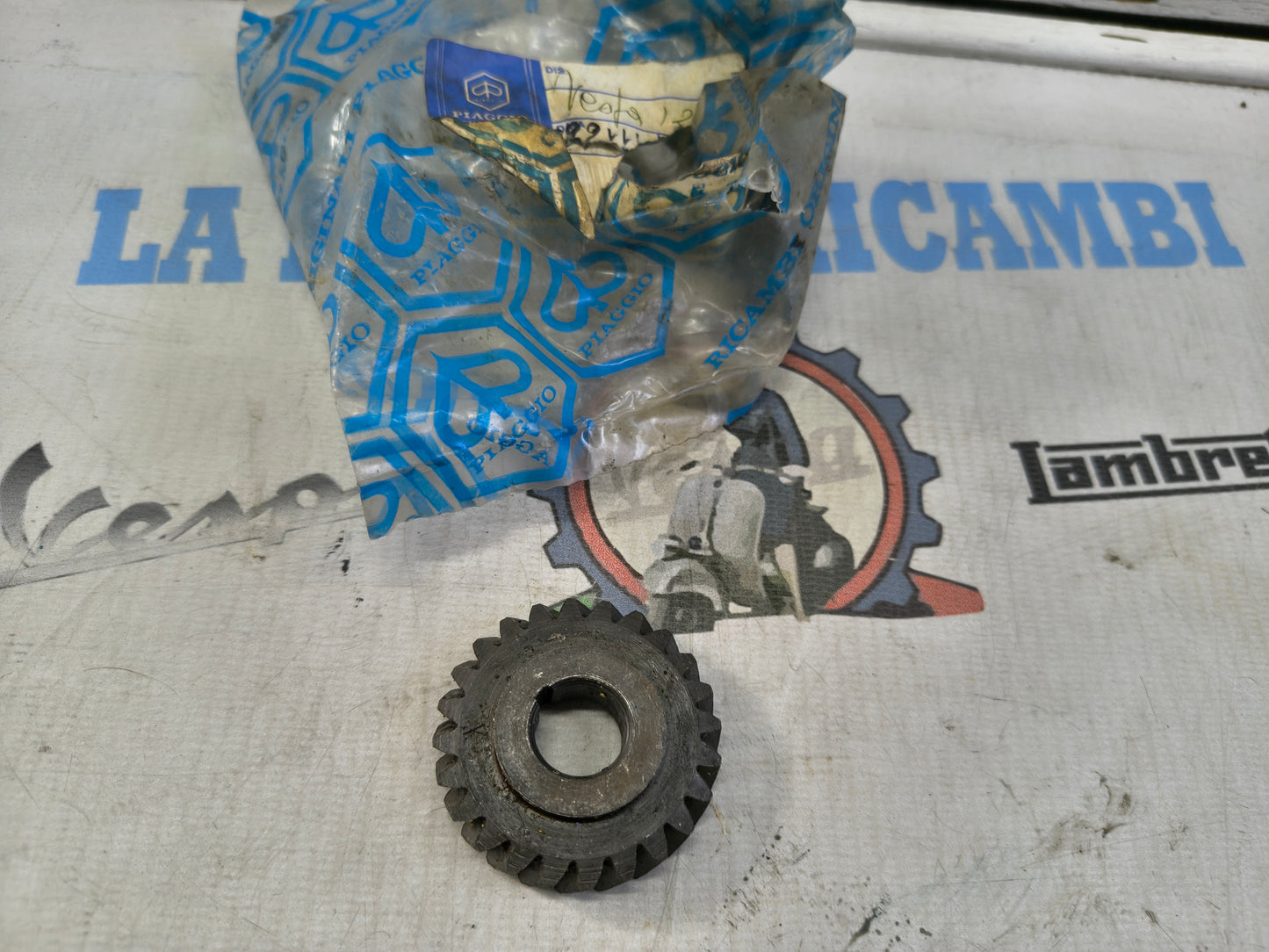 INGRANAGGIO ALBERO MOTORE 24 DENTI VESPA 50-125 Originale 111666