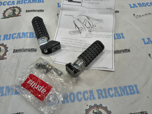 KIT PEDANA POGGIAPIEDI PASSEGGERO APRILIA SCARABEO 8700199 ORIGINALE