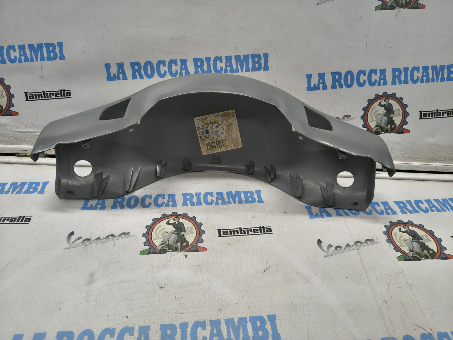COPERCHIO MANUBRIO ANTERIORE SFERA 50 125 GREZZO ORIGINALE PIAGGIO 4256005