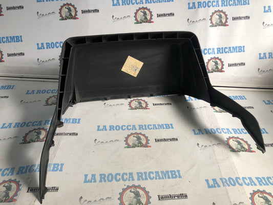 PARAFANGO ANTERIORE NERO PIAGGIO APE TM 703 602 / 565799