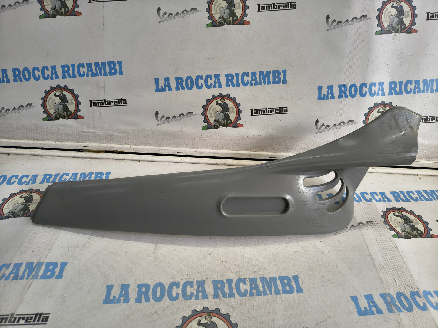 FIANCHETTO LATERALE SINISTRO PIAGGIO VESPA ET2 ET4