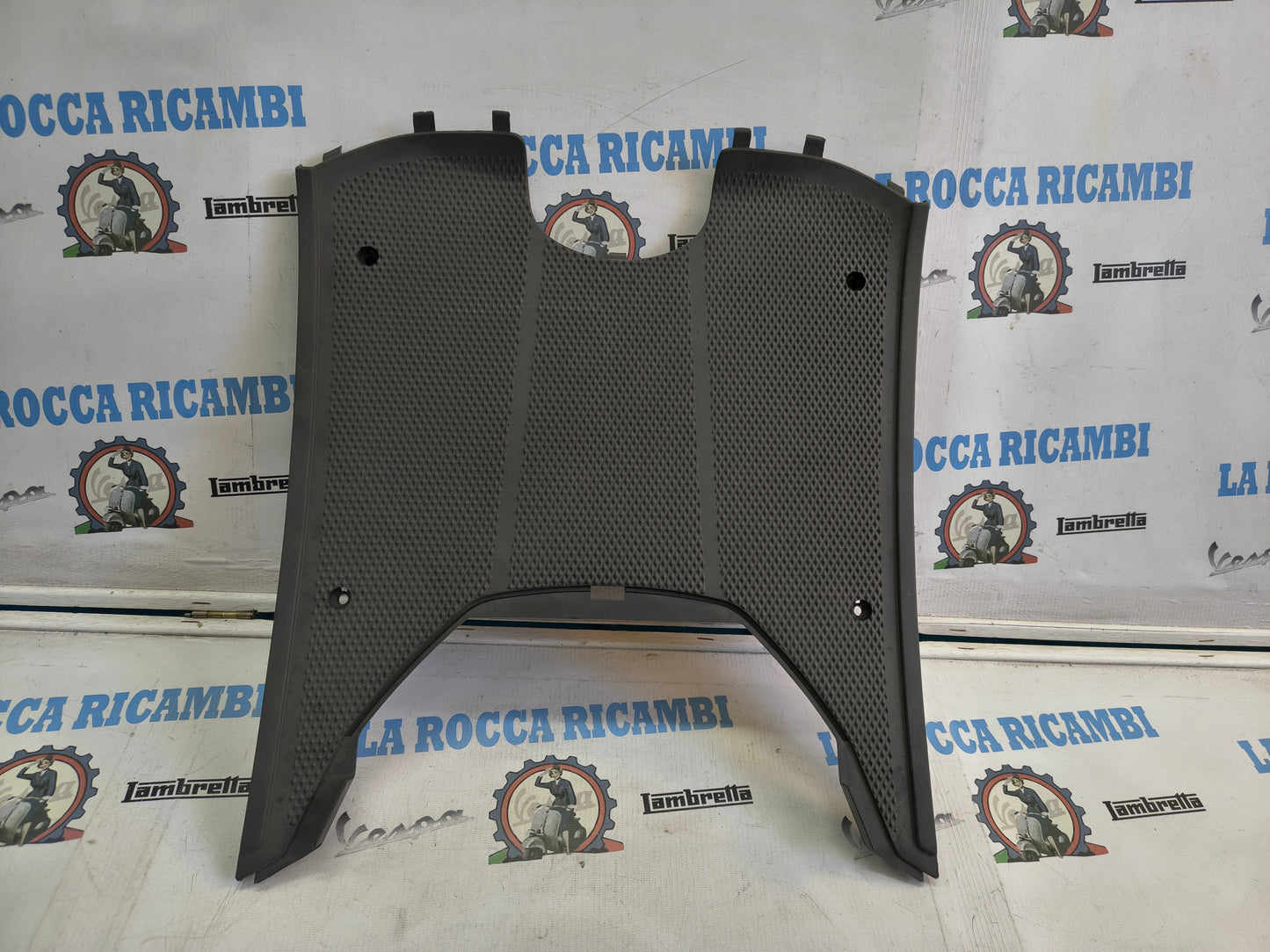 PEDANA POGGIAPIEDI PIAGGIO SFERA 50 CC /SKIPPER CITY 257341