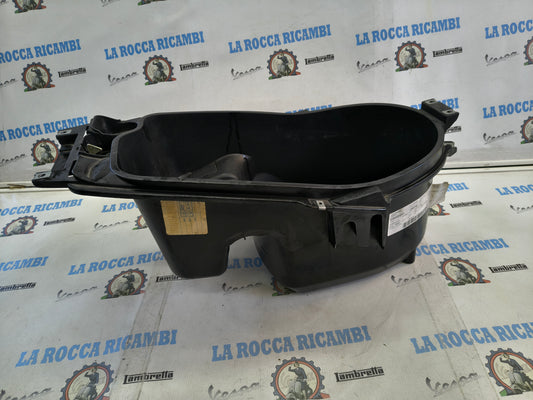 Vano portacasco sottosella GILERA RUNNER FX / FXR 125 / 180 Originale 298141