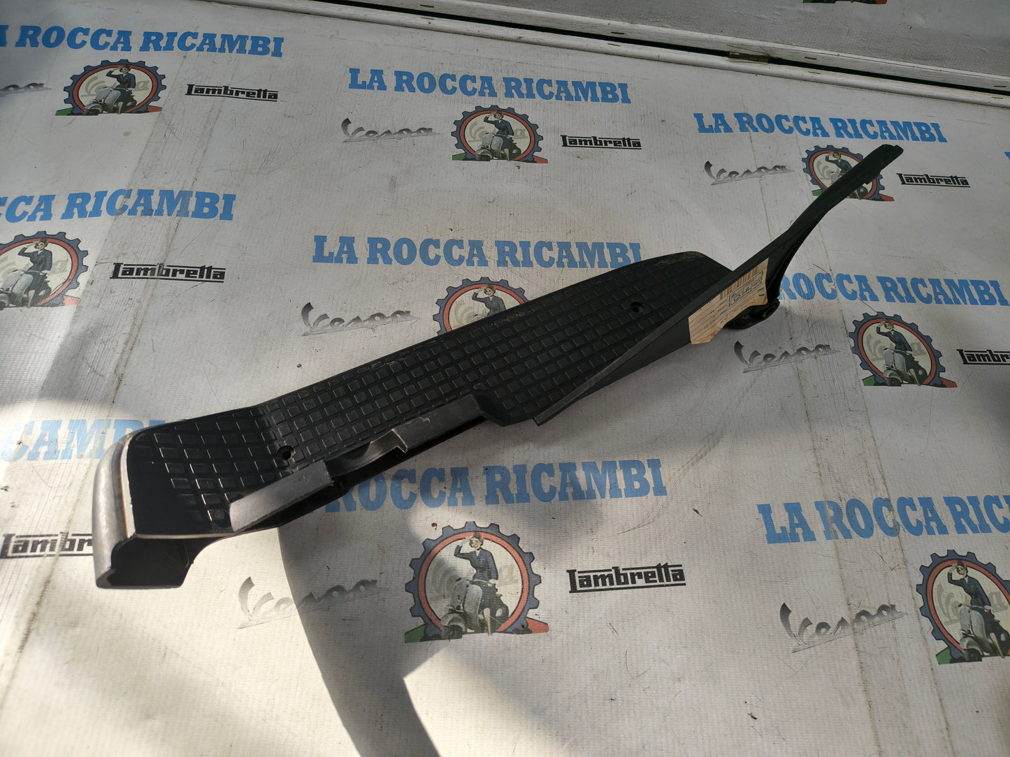PEDANA POGGIAPIEDI DESTRA GRILLO 50 1989-1993 PIAGGIO 255303