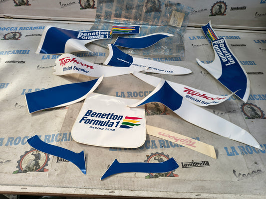 ADESIVI PIAGGIO GILERA TYPHOON 50cc BENETTON F1 DECALCOMANIA 573145