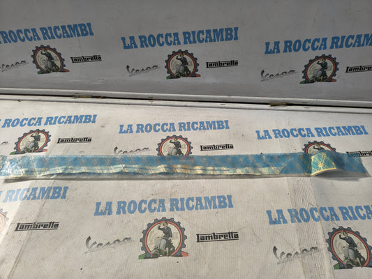 PIAGGIO FREGIO ADESIVO "VESPA" DESTRO SELLA VESPA 50 RUSH COL. BIANCO-BLU 248187