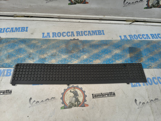 PEDANA POGGIAPIEDI DESTRA ORIGINALE PER PIAGGIO BOSS 50 253578