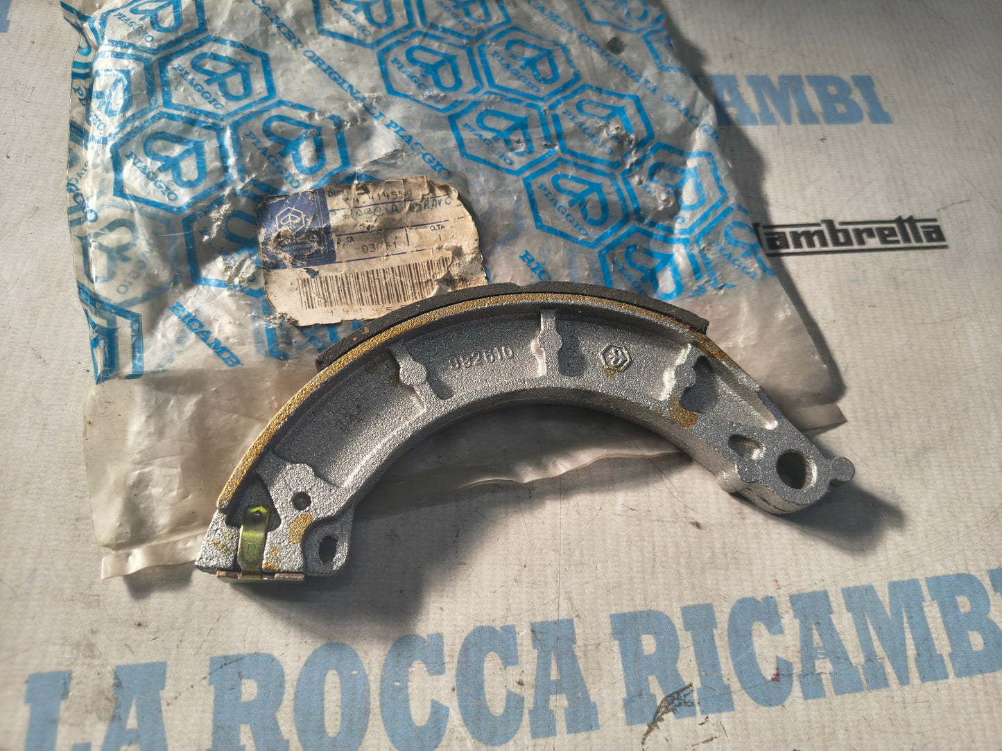 GANASCIA FRENO POSTERIORE PIAGGIO SUPERBRAVO 3 MARCE 414559
