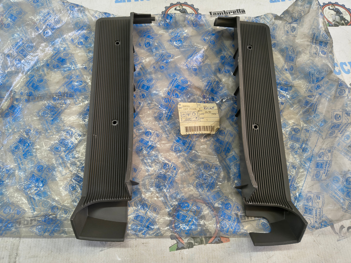 Pedane Sx Dx PIAGGIO BRAVO 269201 Originale Grigio Scuro
