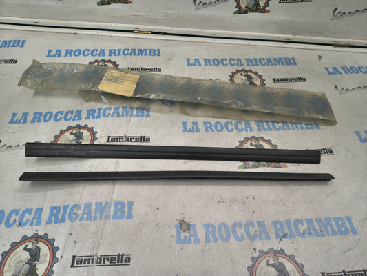 LISTELLI GUARNIZIONI VETRO PARABREZZA ORIGINALI PIAGGIO APE 50 154712