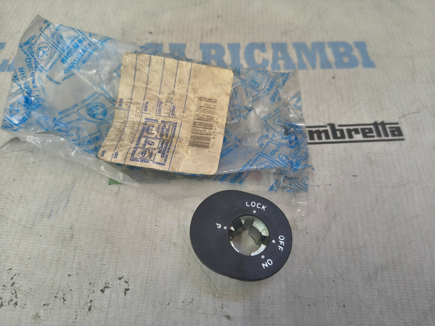 Blocchetto Cilindretto ON OFF Vespa HP - V - FREE / Originale 254536