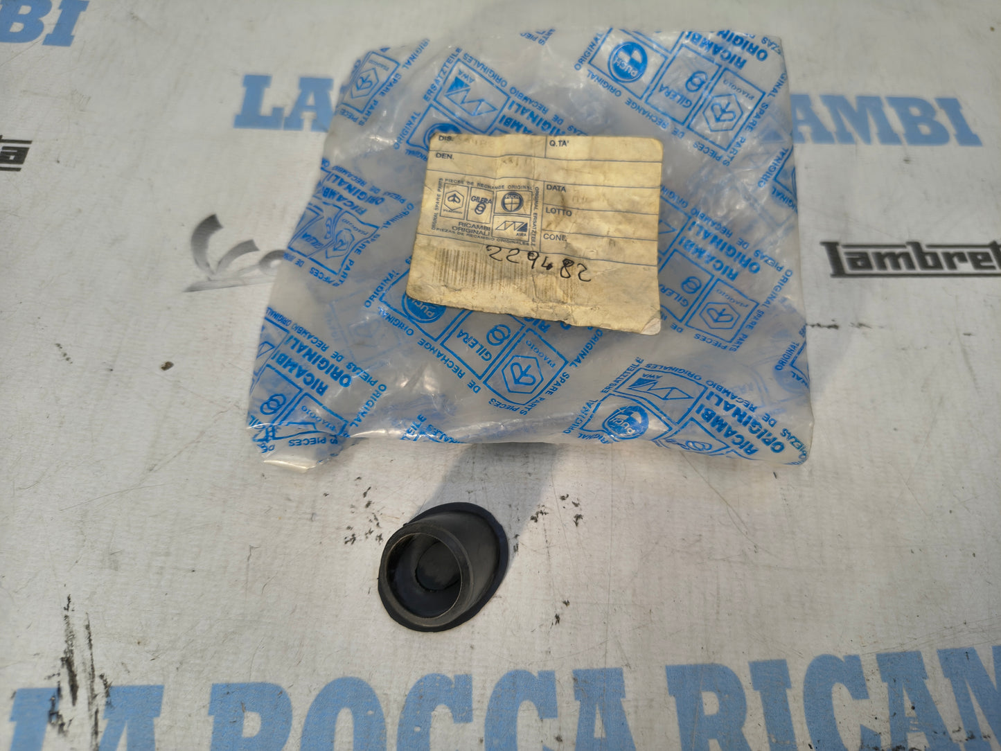 TAPPO ANGOLARE SINISTRO PER PIAGGIO VESPA COSA 2 125-150 229482