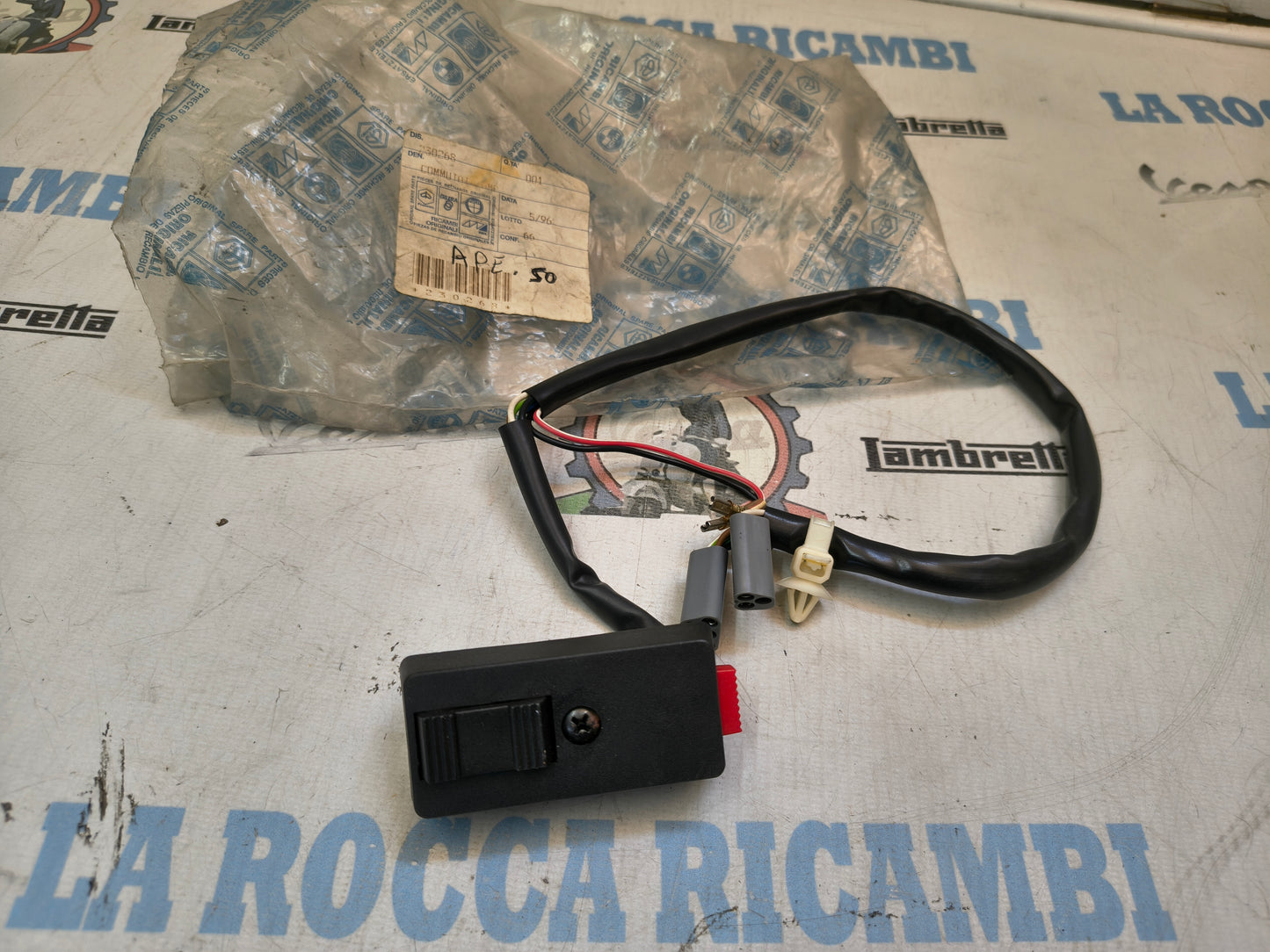 DEVIATORE FRECCE AVVIAMENTO ELETTRICO PER APE P 50 ELESTART 230268