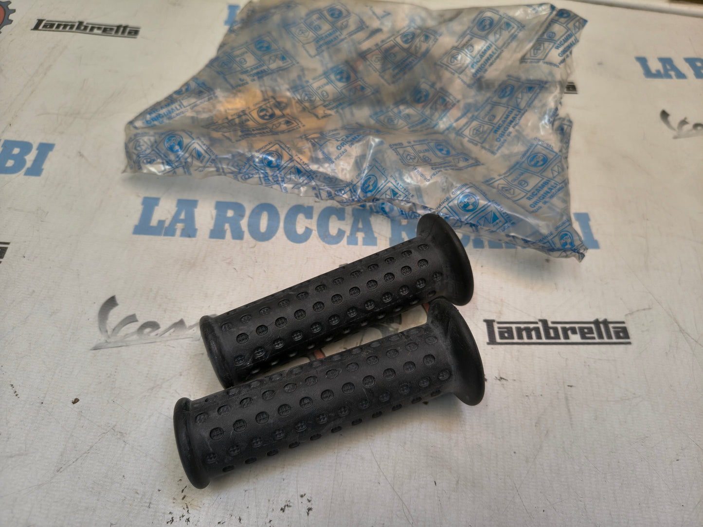 MANOPOLE NERE PIAGGIO FREE FL-NRG 274489