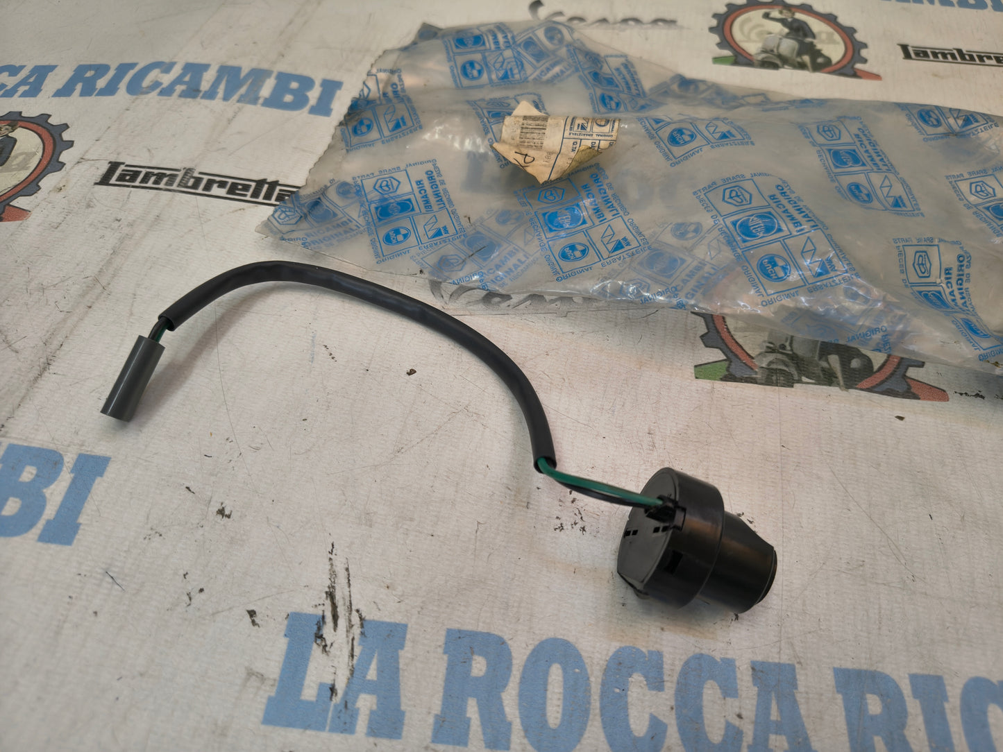 COMMUTATORE ACCENSIONE ORIGINALE PIAGGIO VESPA 125-150 PX ARCOBALENO 178593
