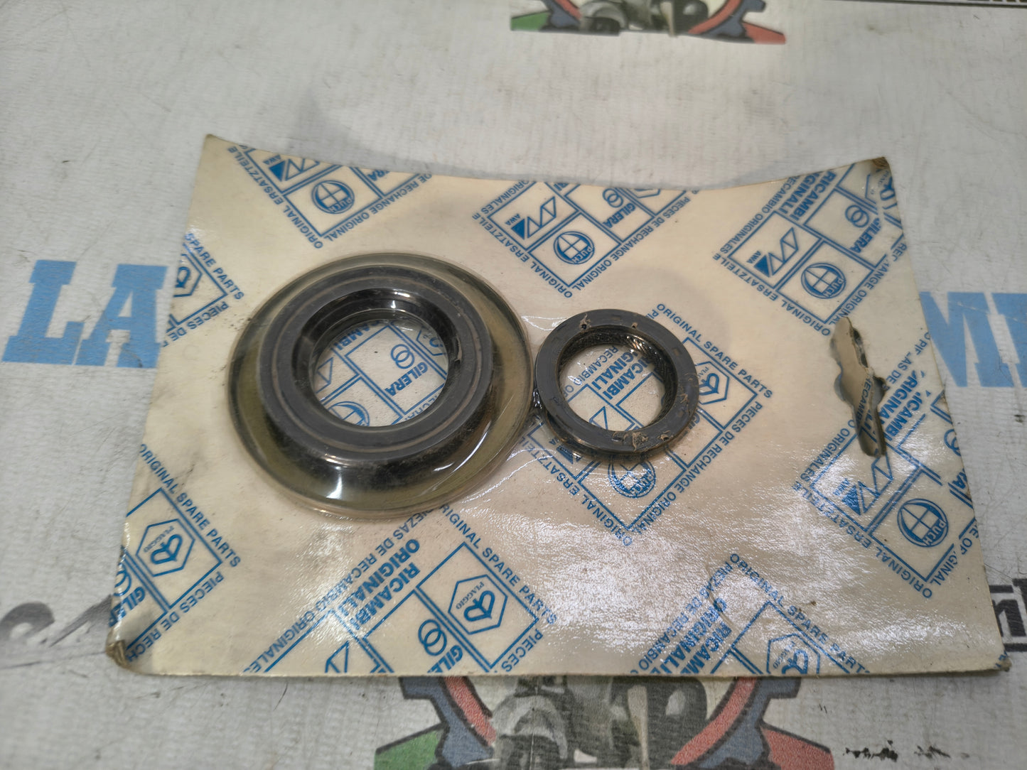 SERIE PARAOLI MOTORE ORIGINALI 154817 VESPA PX 125 150 200