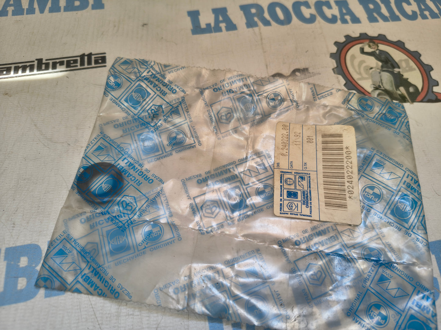 PARAOLIO COPERCHIO MOZZO POSTERIORE PIAGGIO CIAO-BRAVO-Sì 50 C/ VARIATORE 240222