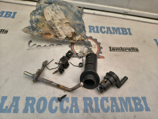KIT SERRATURA SELLA SELLONE ORIGINALE PIAGGIO VESPA LX 50 4T 494511