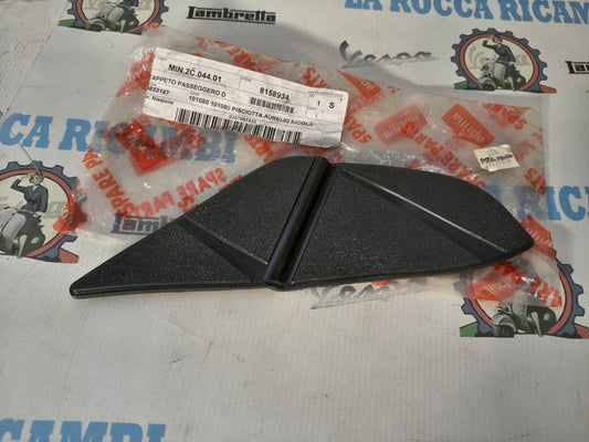 Tappeto pedana passeggero DX Aprilia Atlantic 125-250-300-400 / 8158934