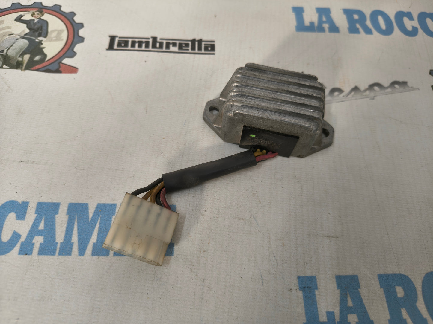 REGOLATORE DI TENSIONE ORIGINALE GILERA EAGLET 50 2927705