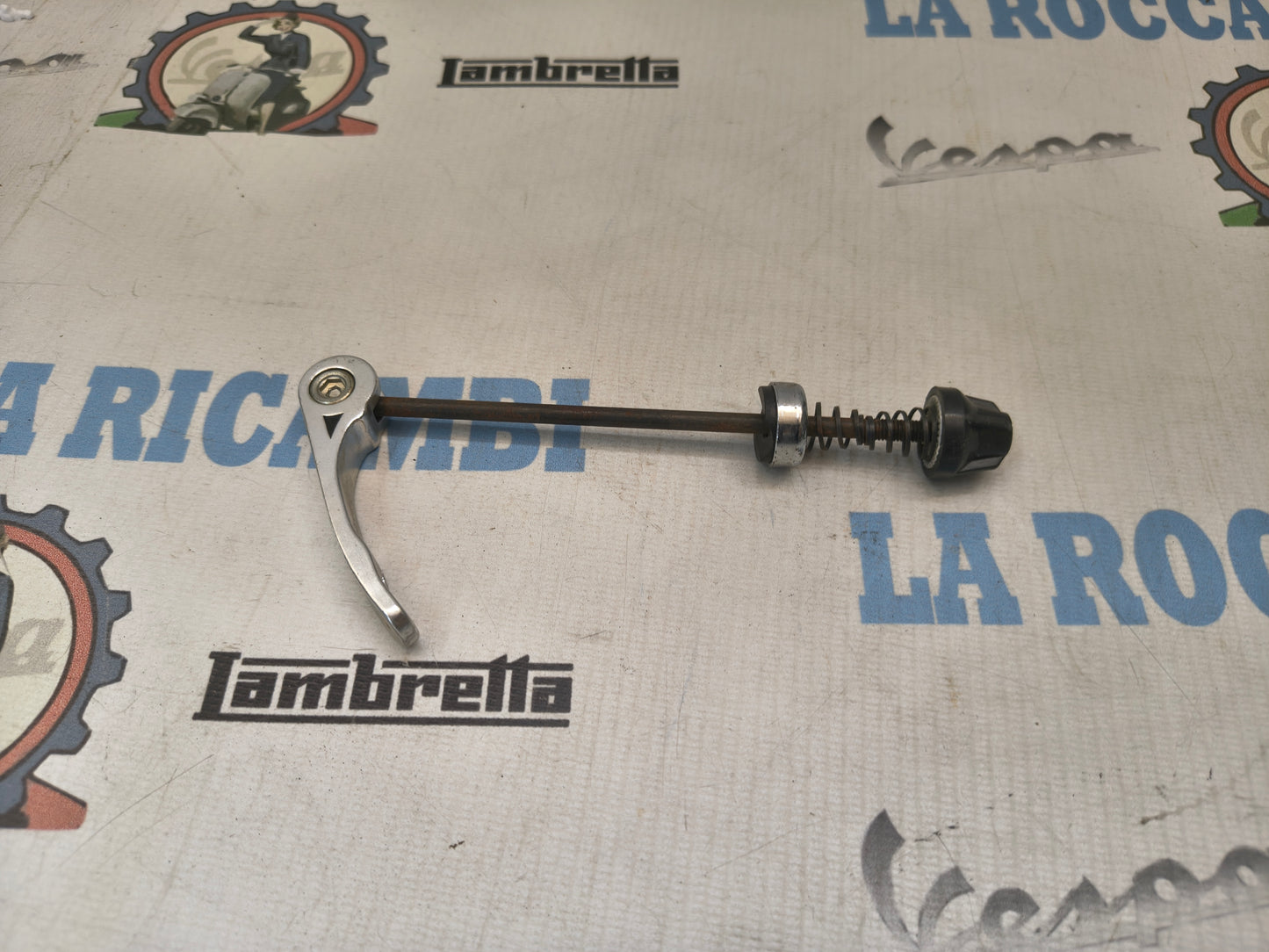 Blocco ruota posteriore per bici