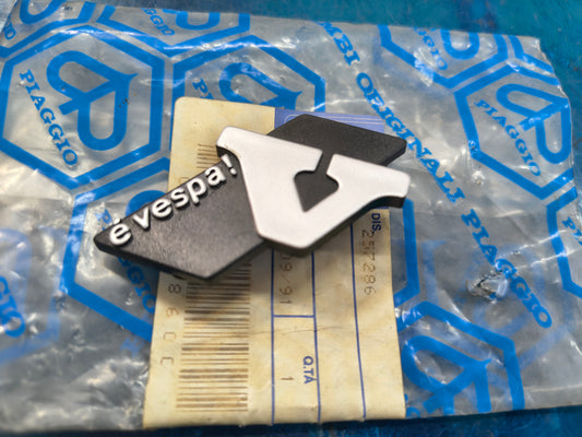 SCRITTA / TARGHETTA "E VESPA V" VESPA V / FL PIAGGIO 257286