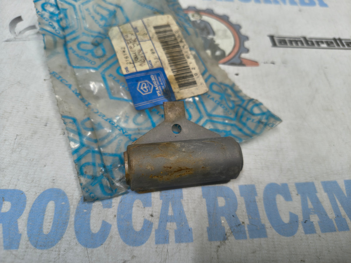216142 Mancetta a fascetta in metallo per fissare la connessione fili uscita statore Piaggio Ape 50 e Vespa Pk 50 e 125 cc