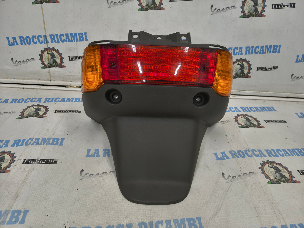 Parafango completo di fanalino PIAGGIO SFERA 259160