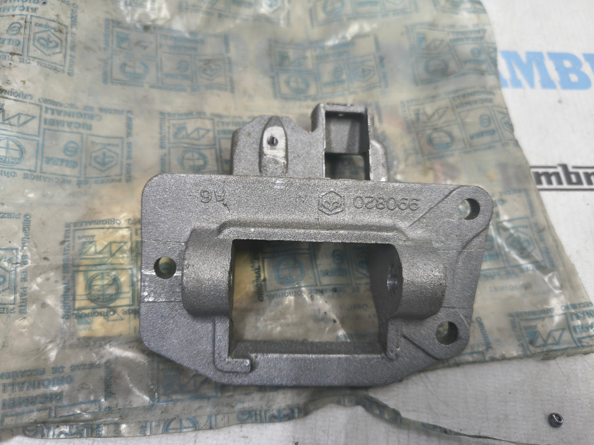 Piastra / Supporto base pedale freno Vespa 50 SPECIAL / PX / T5 / PK Originale PIAGGIO 990820