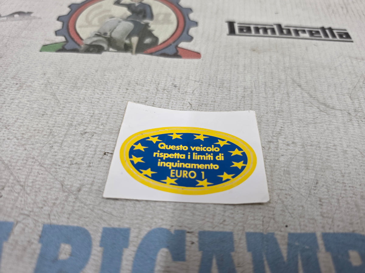 Adesivo "QUESTO VEICOLO RISPETTA I LIMITI DI INQUINAMENTO EURO 1" Vespa PX 125 150