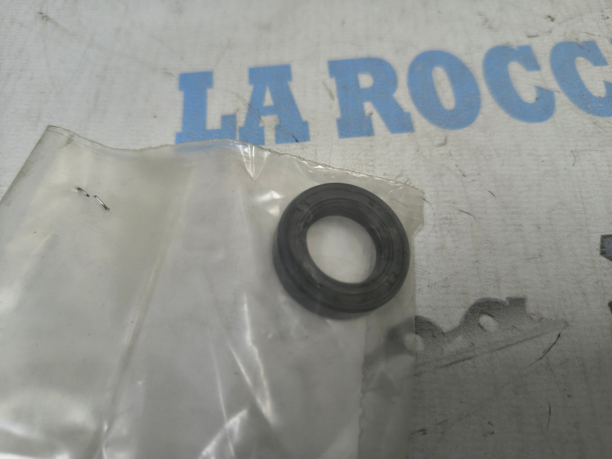 Paraolio albero motore Peugeot scooter 50cc D.15,6x25x6,7 art.711824