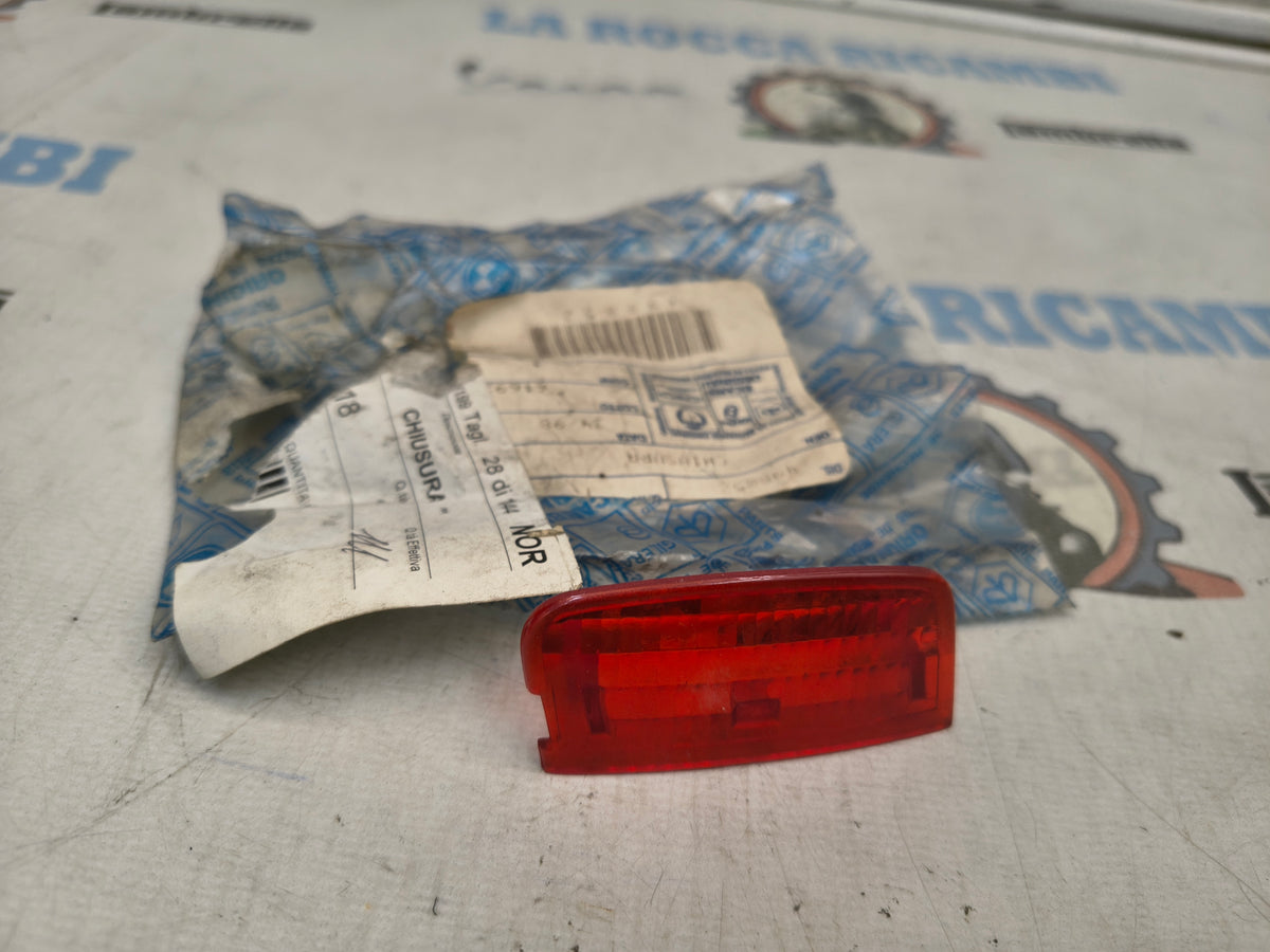CHIUSURA FANALE POSTERIORE DESTRO SKIPPER PIAGGIO 498852