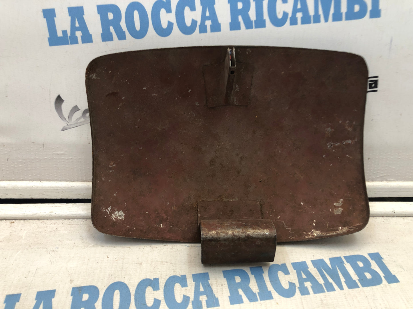 Portellino Bauletto Portaoggetti In Ferro Vespa Faro Basso VM / VN