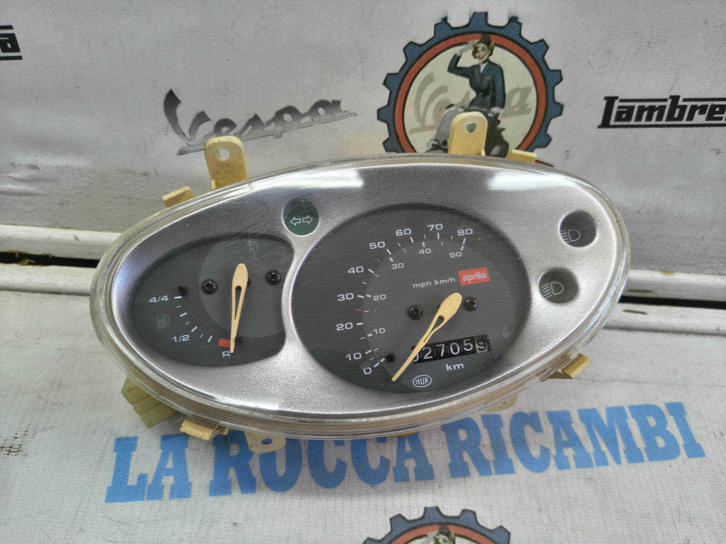 CRUSCOTTO CONTACHILOMETRI APRILIA SCARABEO 100 cc. (Km/h e M.P.H.)