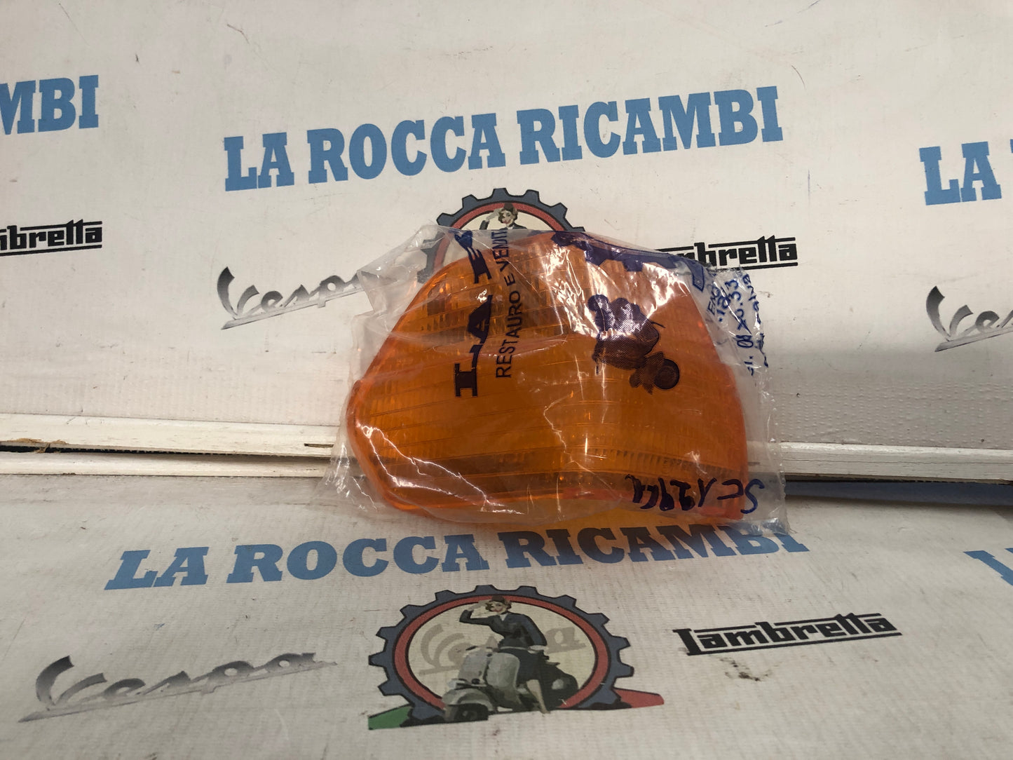 Plastica Freccia SX TRIOM 210591