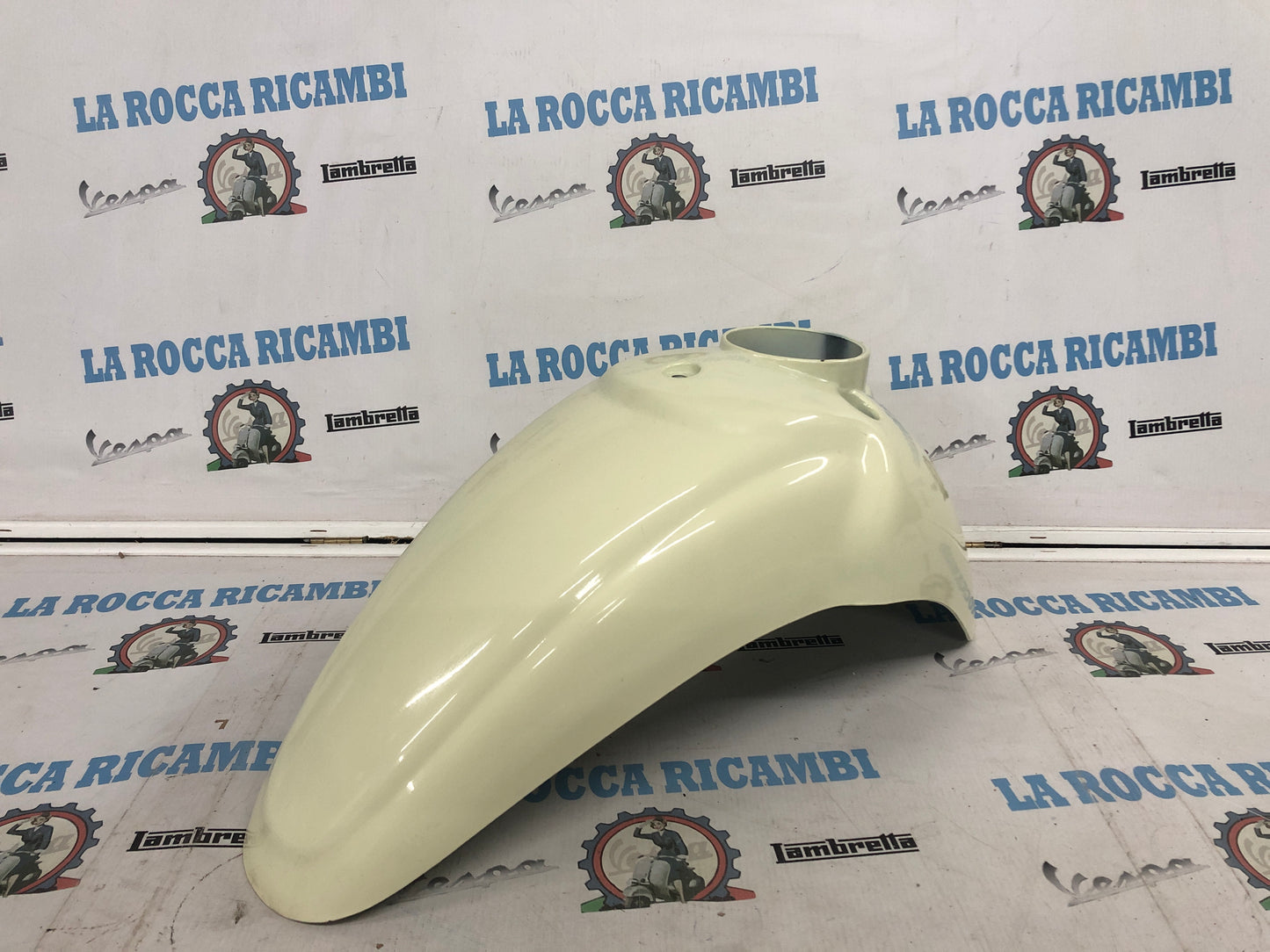 PARAFANGO PIAGGIO LIBERTY 50 / 125 / 150 BIANCO PANNA Dal 2000 al 2005