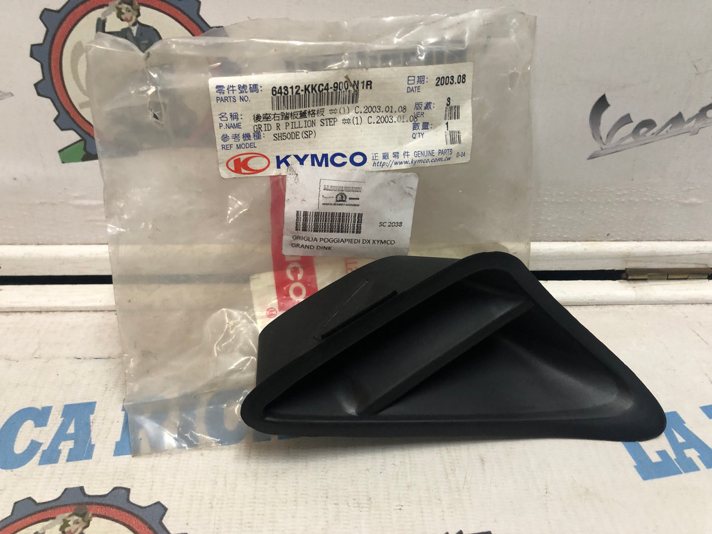 GRIGLIA POGGIAPIEDI DX KYMCO GRAND DINK 00154176