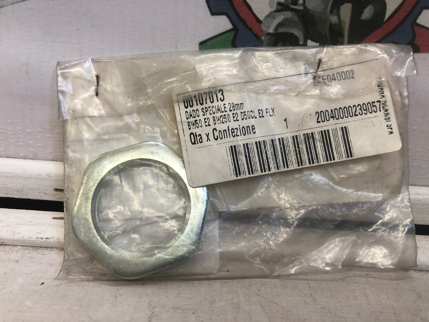 DADO SPECIALE 28 MM KYMCO MODELLI VARI 00107013