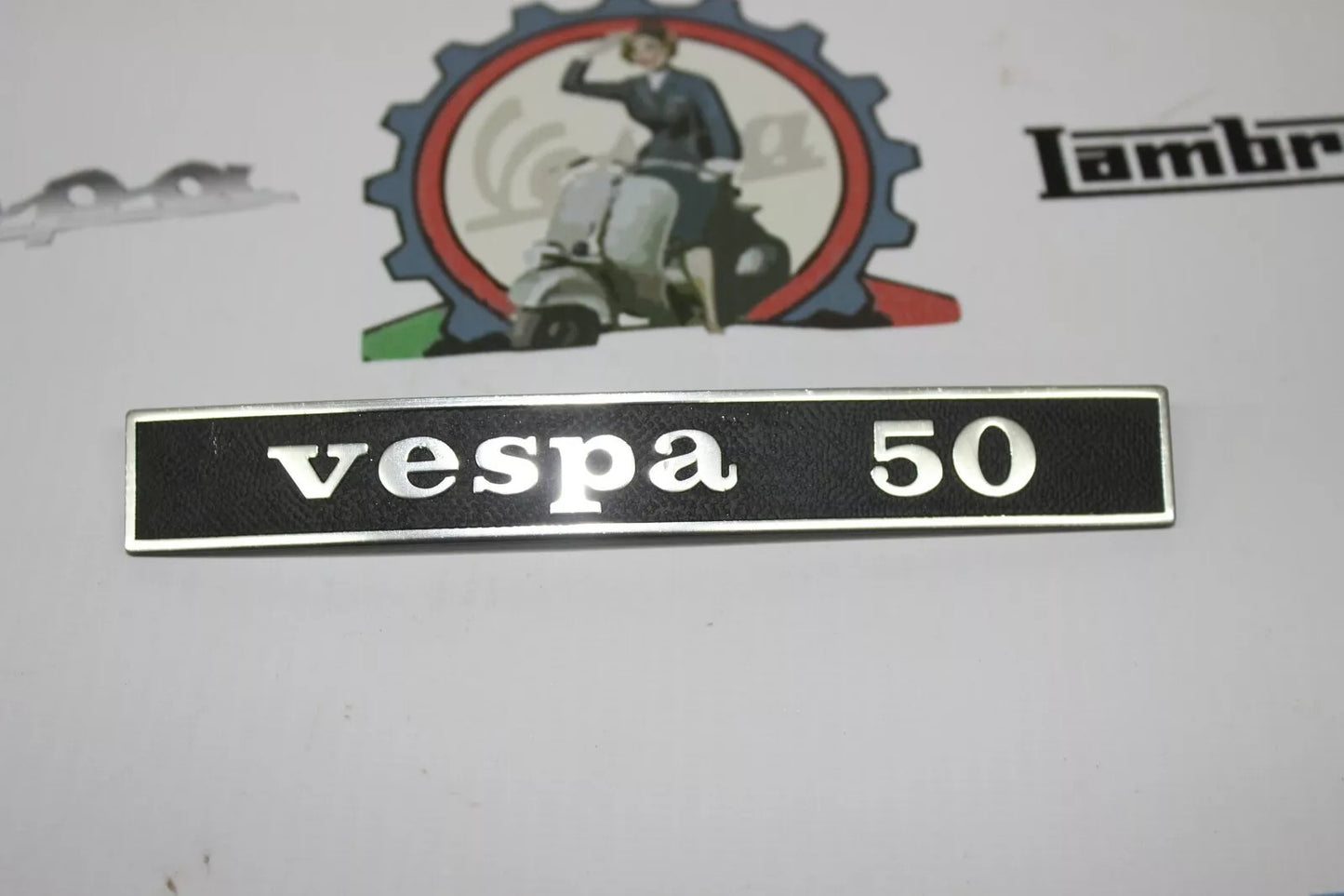Scritta "Vespa 50" Posteriore Targhetta Nera Vespa 50 R