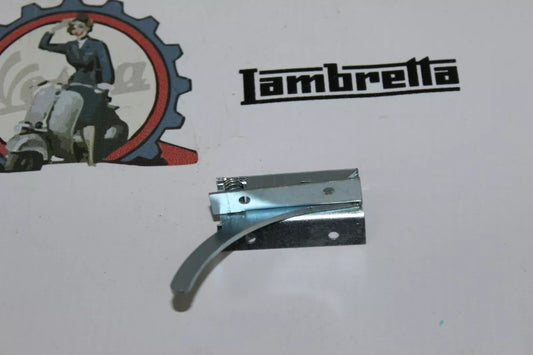Serratura gancio chiusura cofano Sportello Motore Vespa V1 > V33 - VM / VN / VL / VB1