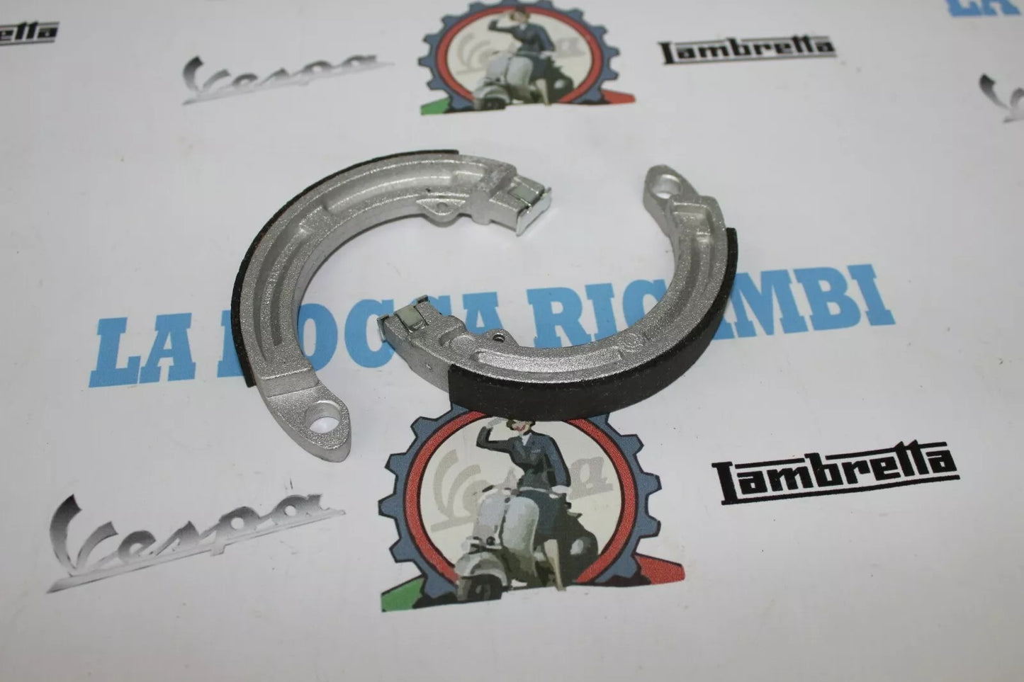 Ganasce Freno Ant. Universali Vespa VM/VN/VL/ VNA/VNB/VBB/V.50/ET3/PK50S/XL50