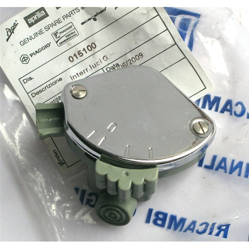 Commutatore Devio Luci Vespa V 30 / V 33 - 015100