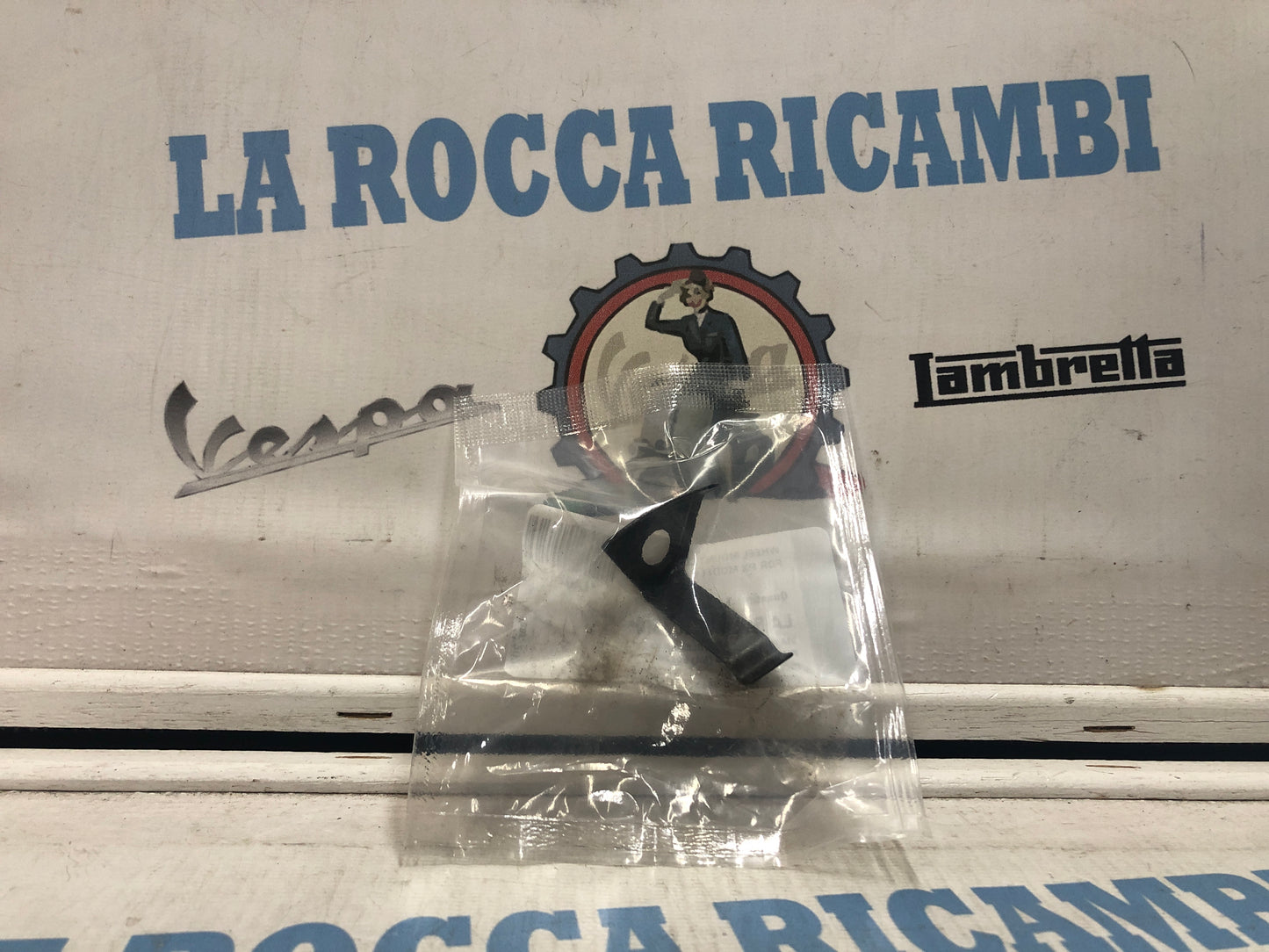 Gancio per coperchio ruota Vespa HP / V